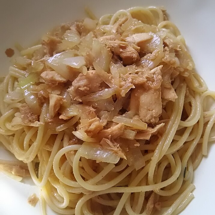 分量簡単(^^)ツナと玉ねぎのにんにくパスタ